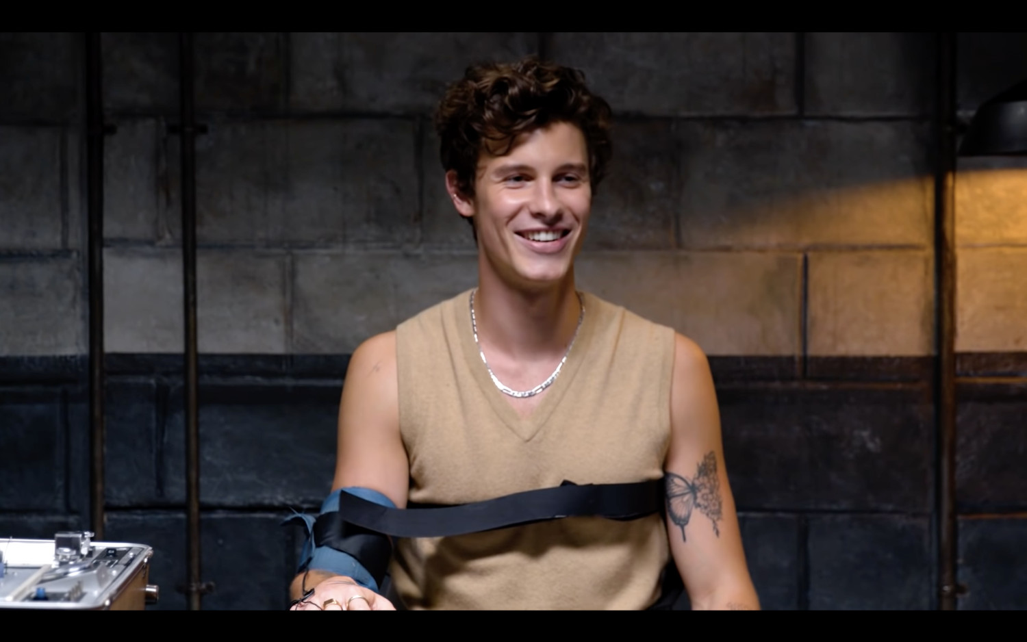 Watch Shawn Mendes Stellt Sich L Gendetektor Test Gay Ch Alles