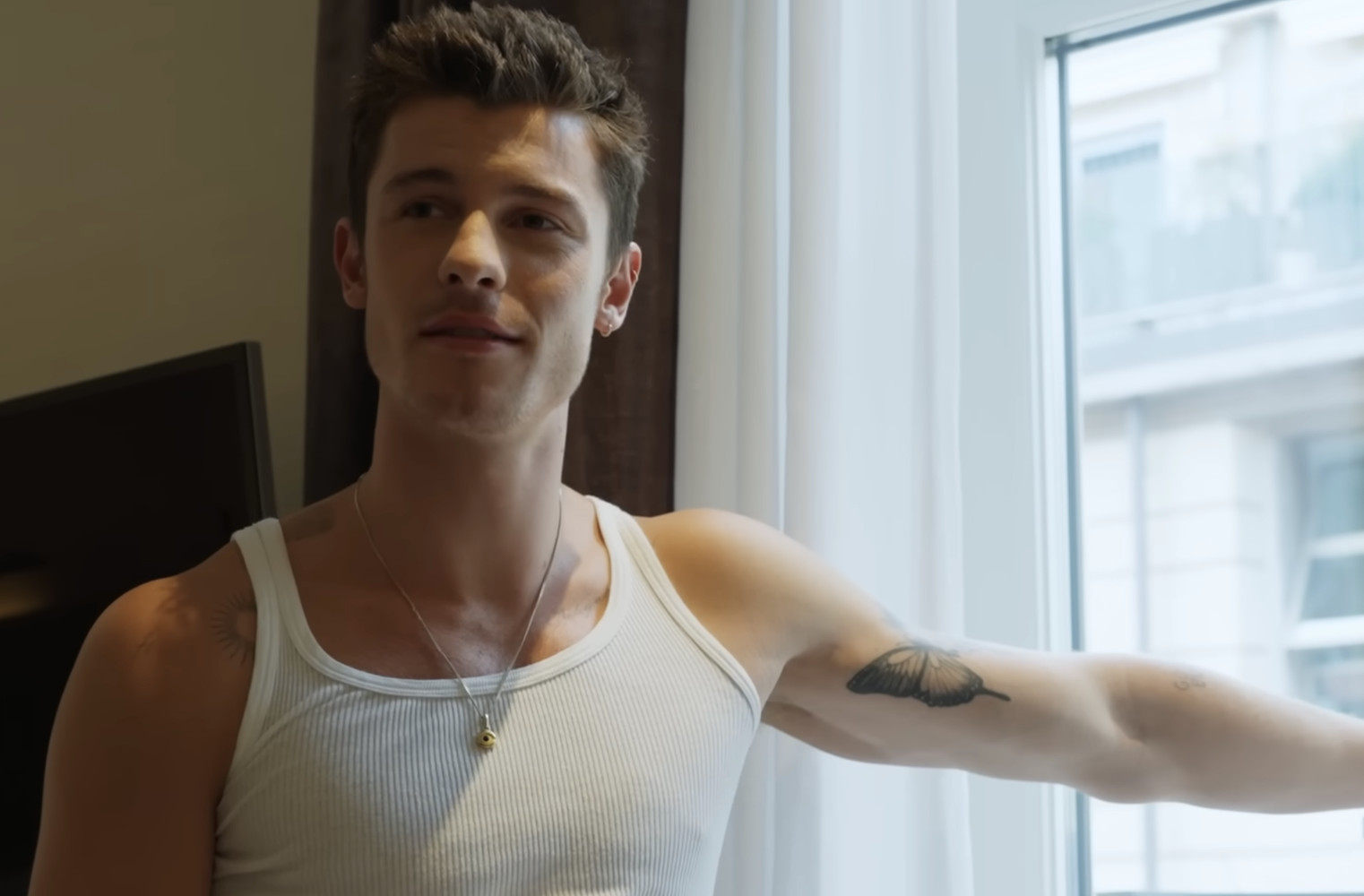 Watch Hours With Shawn Mendes In Milan Gay Ch Alles Bleibt Anders