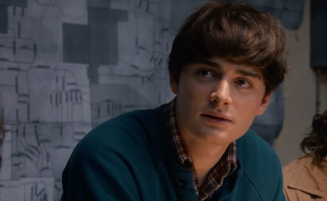 Der queere Stranger Things-Star Noah Schnapp macht derzeit Ferien in der Schweiz