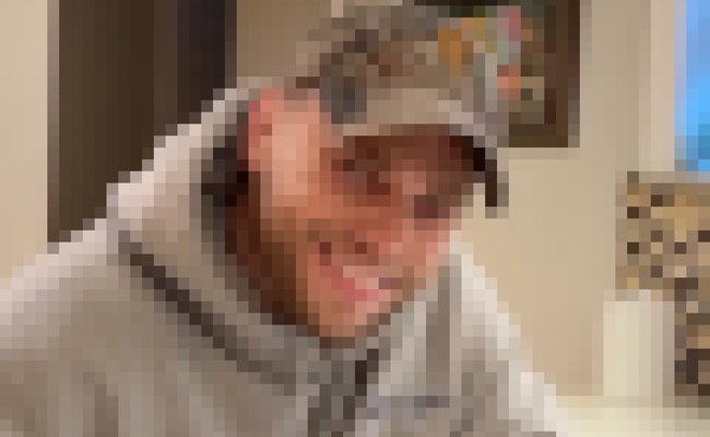 Ein queerer Profi-Sportler will zu Heated Rivalry 2 und eine mögliche Überraschung