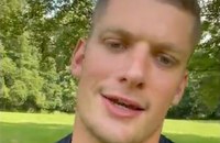 Eine historische Ehre für den ersten offen schwulen NFL-Footballspieler
