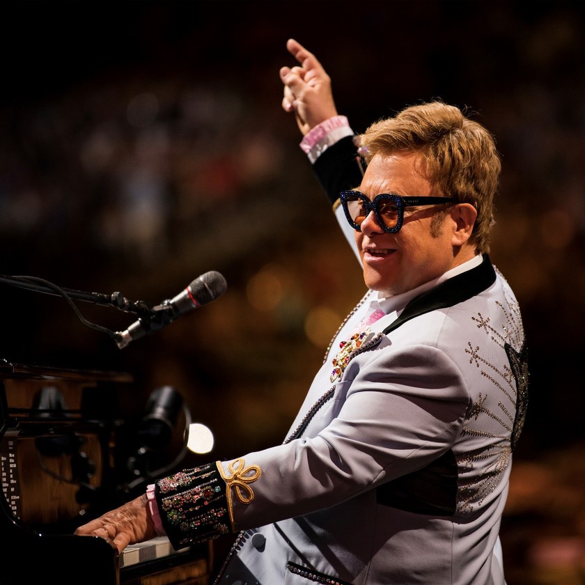 Elton John wird mit höchstem Orden geehrt...
