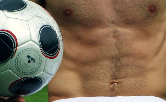 Fussball-Fans würden sich über Oben-Ohne-Fussballer freuen...