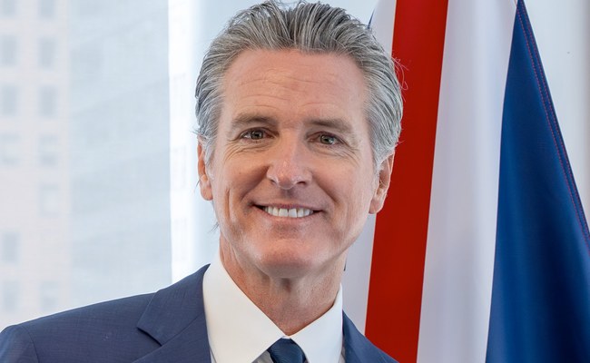 Gavin Newsoms Büro hat die perfekte Antwort auf MAGA-Drohung... inklusive Grindr