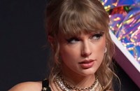 Ja-ah, Taylor und Travis haben geheiratet - aber schau Dir diese Memes an :)