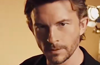 Jonathan Bailey ist neuer Markenbotschafter für Giorgio Armani