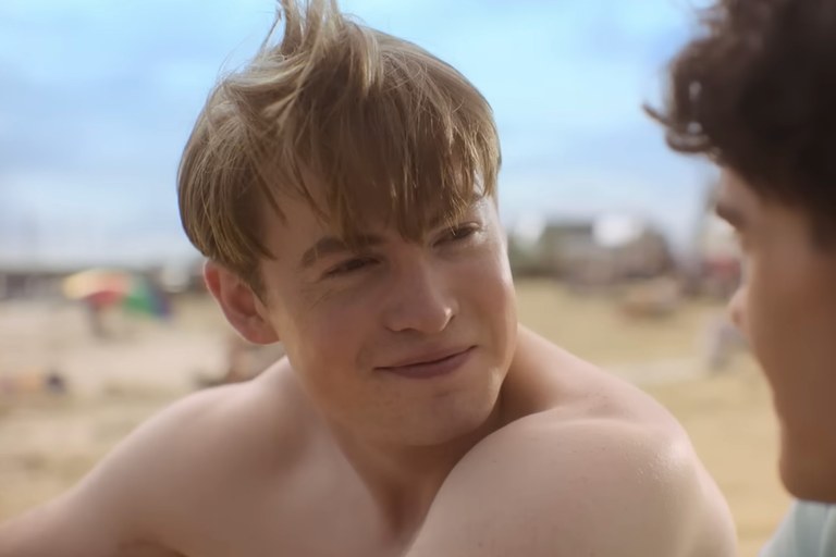 Kit Connor legt sich einen Post-Heartstopper-Look zu...