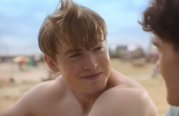 Kit Connor legt sich einen Post-Heartstopper-Look zu...