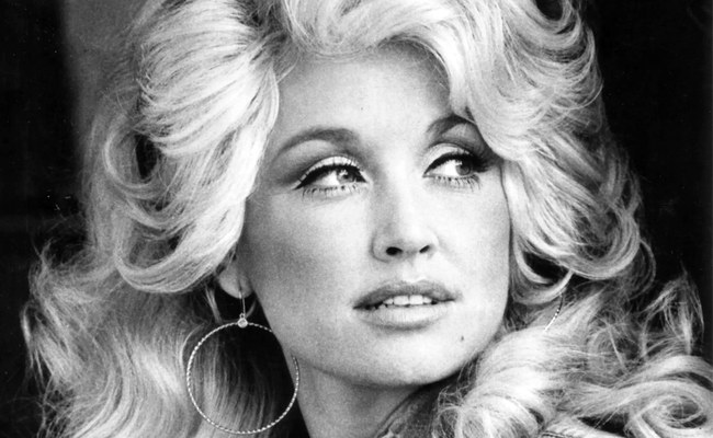Könnte der Flughafen Nashville bald nach Dolly Parton benannt werden?