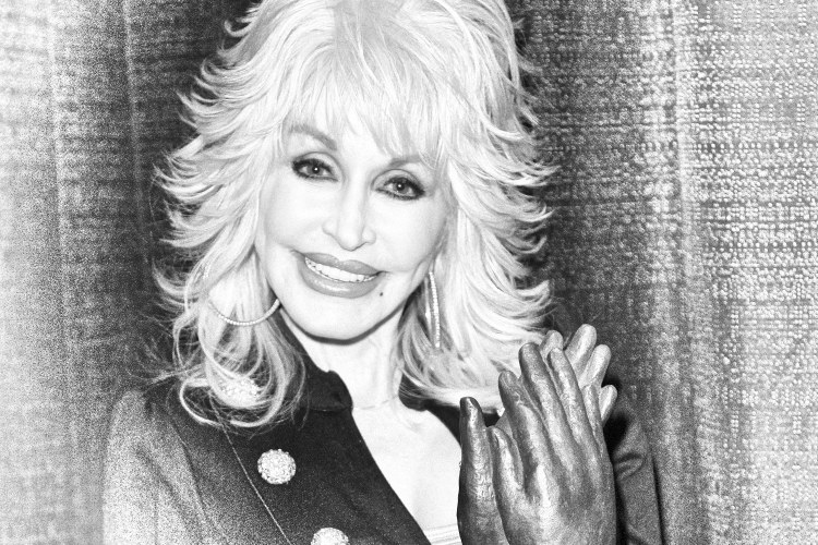 LGBTI+ Ikone Dolly Parton ist im Alter von 80 gestorben