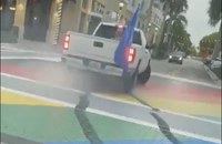 Watch: 22-Jähriger bekennt sich schuldig wegen Vandalismus an Regenbogen-Kreuzung