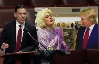 Watch: Abgeordneter zeigt Bild mit Trump und Rudy Giuliani als Drag im Kongress