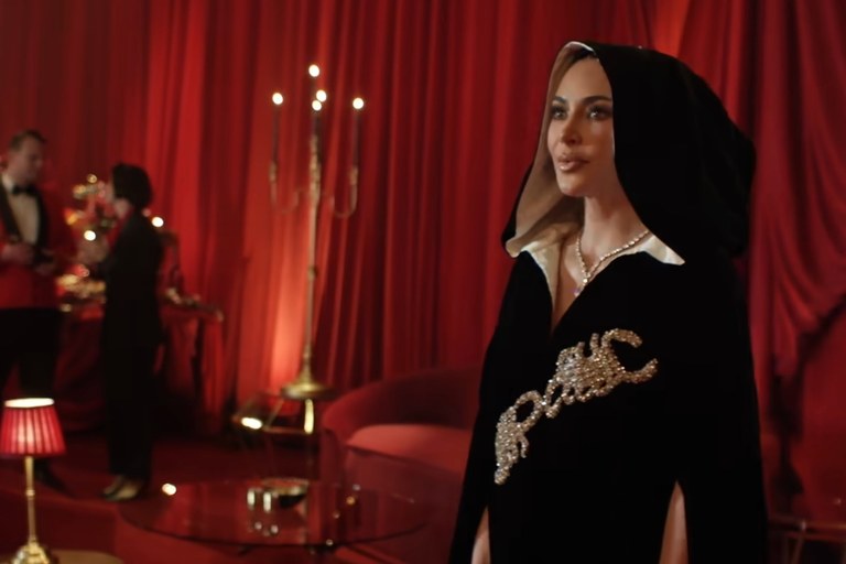 Watch: All's Fair - Season 2 hat einen ersten Trailer erhalten