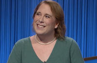 Watch: Amy Schneider gewinnt als erste Frau 1 Million $ bei Jeopardy