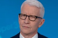 Watch: Anderson Cooper macht sich über Trumps Kommentare über Männerkörper lustig