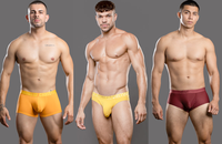 Watch: Andrew Christian präsentiert seine letzte Kollektion...