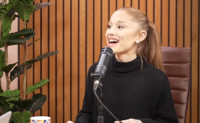 Watch: Ariana Grande und die Reaktion ihrer Grossmutter auf das Coming Out ihres Bruders