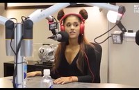 Watch: Ariana Grande weist sexistische und homophobe Moderatoren zurecht
