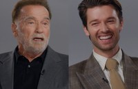 Watch: Arnie über die Nacktszene seines Sohnes: "Your butt sticking out there. And I see the weenie"