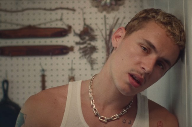 Watch: Arón Piper heizt in den Sozialen Medien ein...