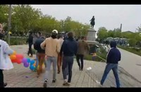 Watch: Auch in Paris wurde ein IDAHOT-Stand verwüstet