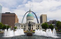 Watch: Auch St. Louis verbietet Conversion Therapien...
