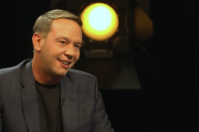 Watch: Baden-Württembergs Sozial- und Gesundheitsminister über sein Coming Out und die AfD