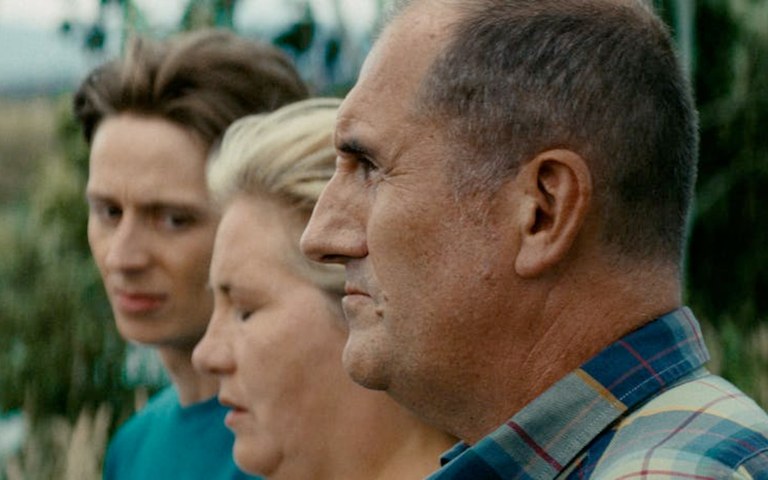 Watch: Bagger Drama gewinnt zwei Schweizer Filmpreise