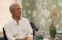 Watch: Barack Obama darüber, wie wichtig es für junge Männer ist, queere Freund:innen zu haben