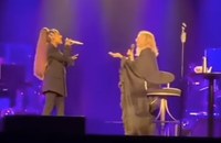 Watch: Barbra Streisand überrascht Konzertbesucher mit Ariana Grande-Duett