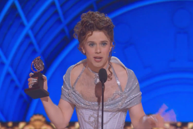 Watch: Bei den Tonys wurde queere Geschichte geschrieben