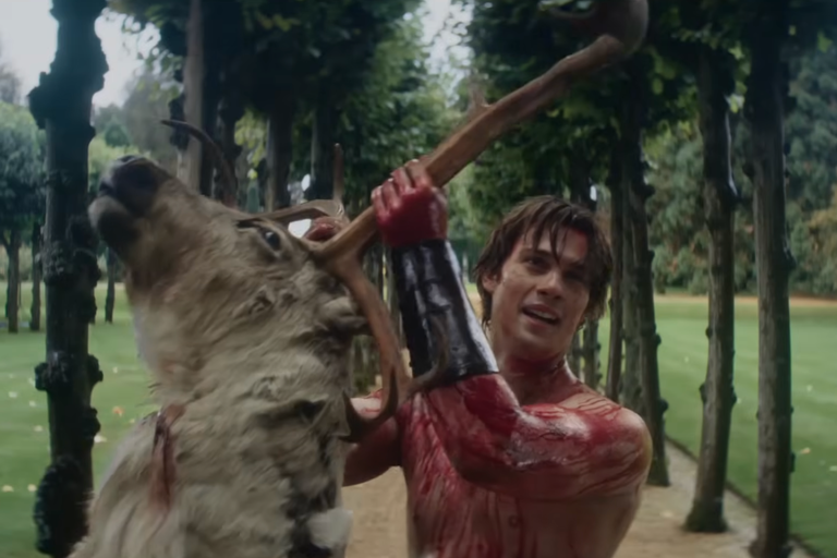 Watch: Blutig, aber sexy: Nicholas Galitzine spielt den heissen Verführer