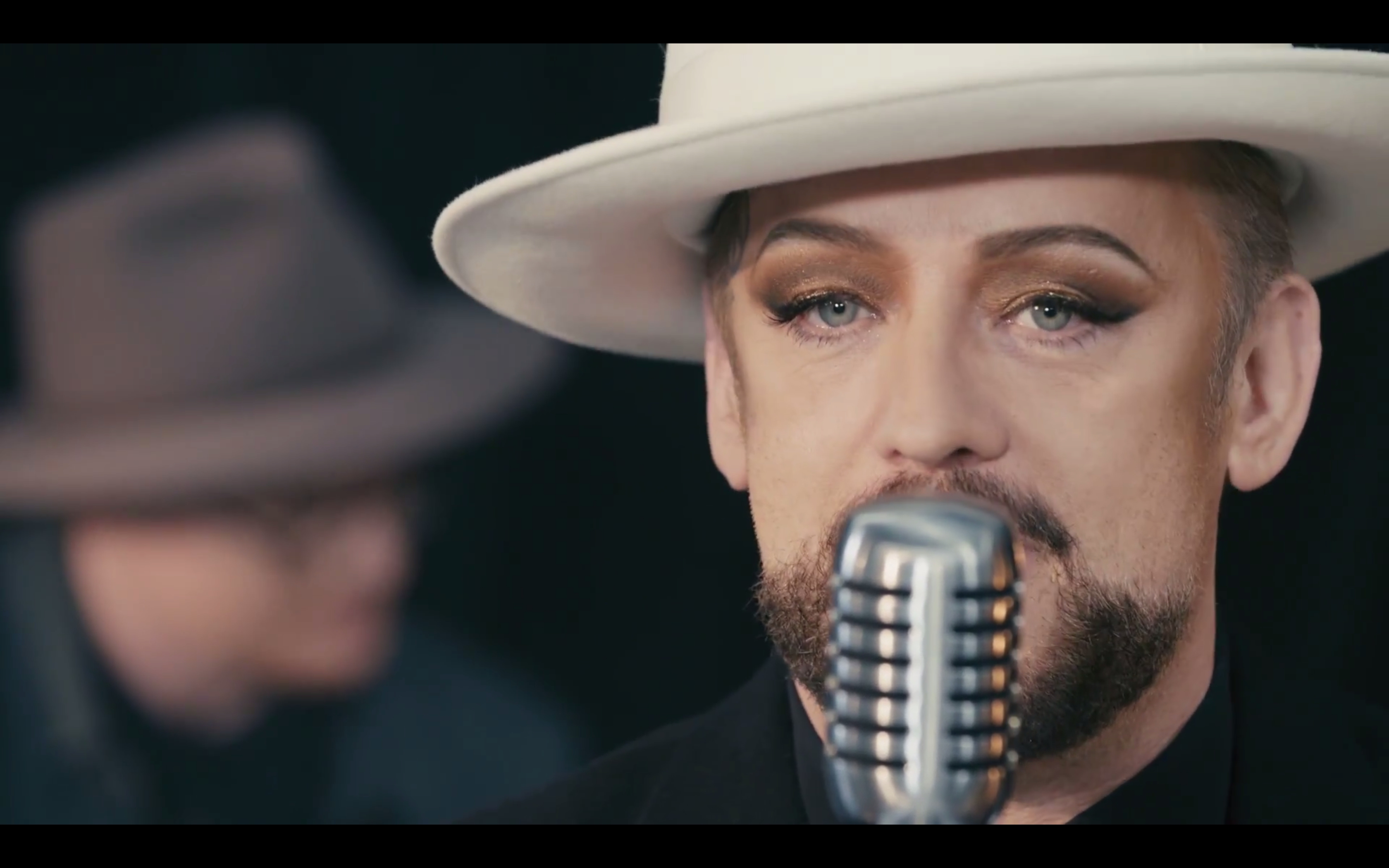 Watch Boy covers YMCA — GAY.CH · Alles bleibt anders!