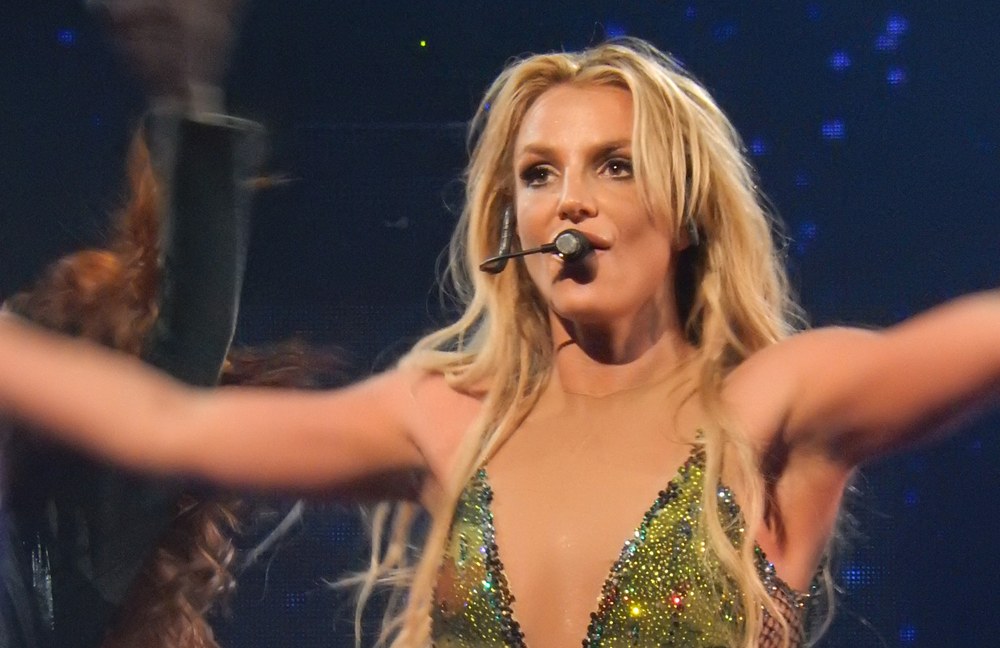 Watch: Britneys Söhne gaben ihr Paris Fashion Week-Debut