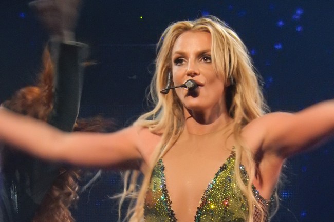 Watch: Britneys Söhne gaben ihr Paris Fashion Week-Debut