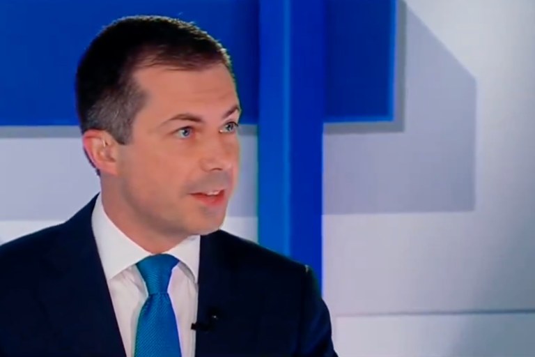 Watch: Buttigieg bietet Fox News-Moderator die Stirn