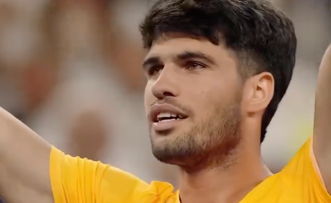 Watch: Carlos Alcaraz - die Weltnummer 1 im Tennis - verzückt wieder seine Fans