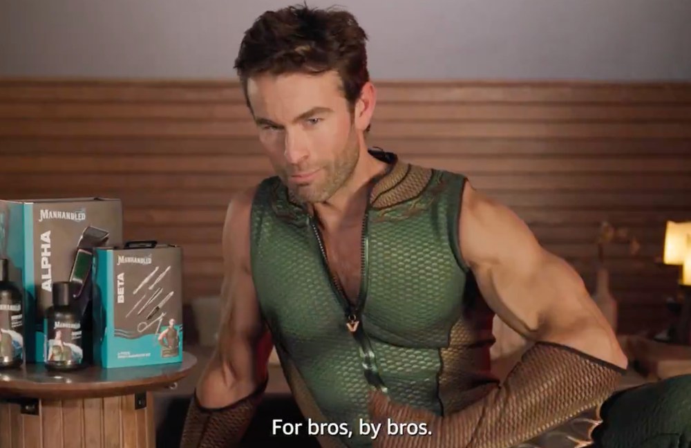 Watch: Chace Crawford als hairless Superhero - und zwar überall