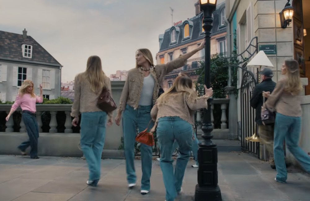 Watch: Chanel, Kylie und Dutzende von Margot Robbies