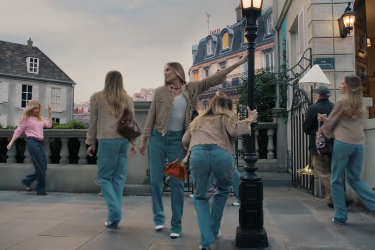 Watch: Chanel, Kylie und Dutzende von Margot Robbies