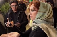 Watch: Chappell Roan hat genug von den Paparazzi und wehrt sich