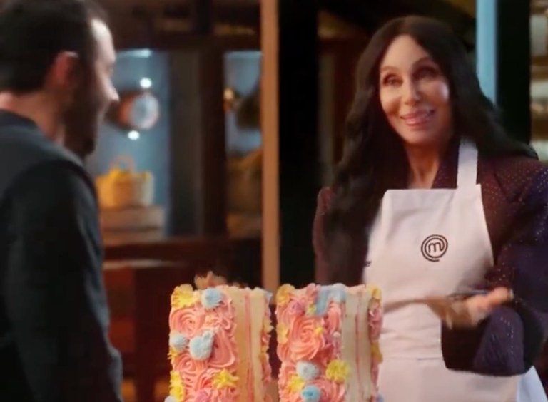 Watch: Cher macht Werbung für neue Streaming-Plattform