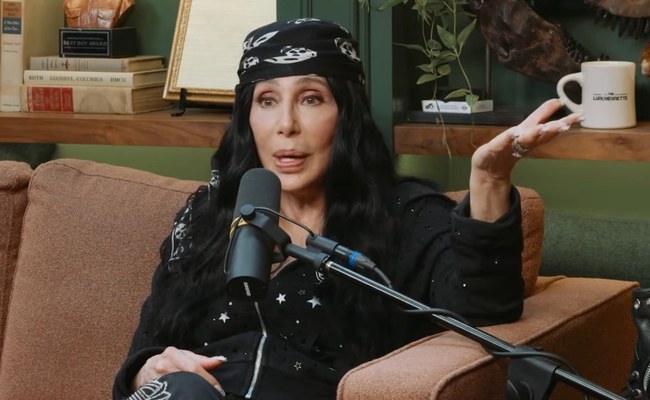 Watch: Cher über ihren jüngeren Boyfriend und weshalb der Burlesque-Dreh so hart war