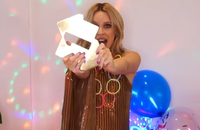 Watch: Congrats Kylie zu neuem UK-Rekord!