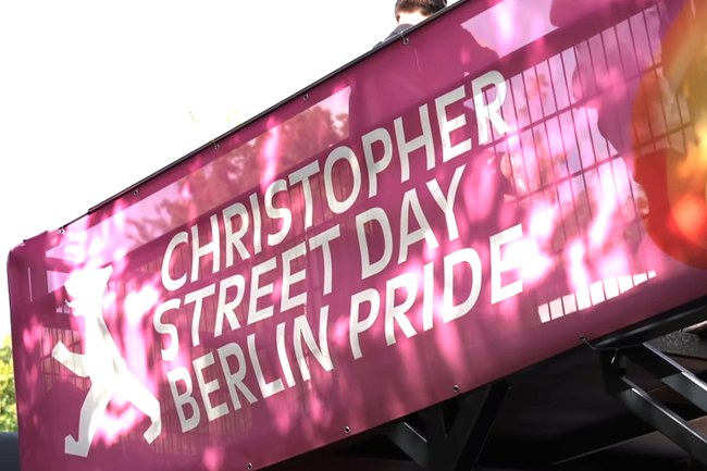 Watch: CSD unter Druck: Wie queere Menschen sich wehren