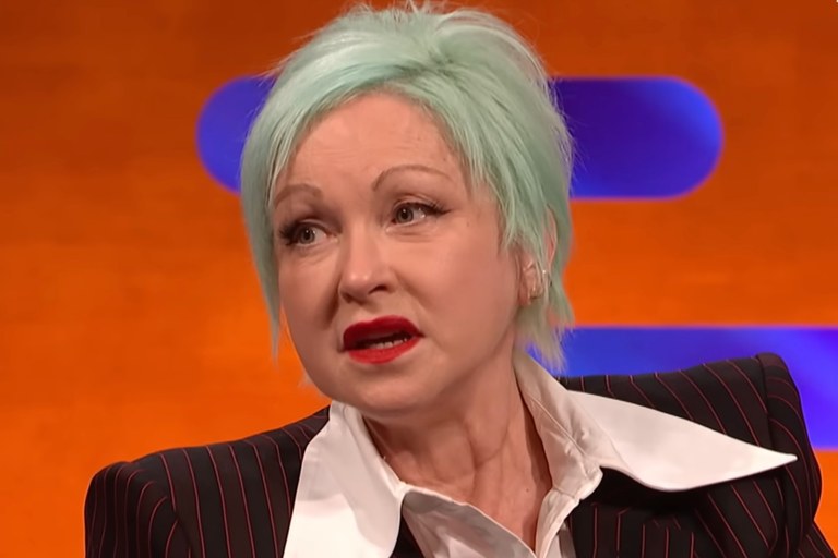 Watch: Cyndi Lauper - Aufhören ist harte Arbeit...