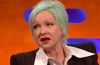 Watch: Cyndi Lauper - Aufhören ist harte Arbeit...