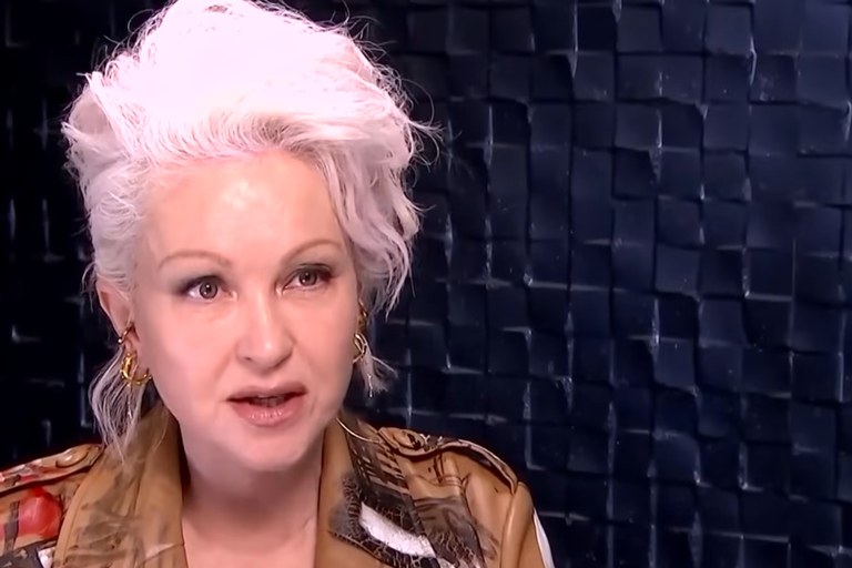 Watch: Cyndi Lauper über ihre Rivalität mit Madonna