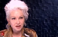 Watch: Cyndi Lauper über ihre Rivalität mit Madonna