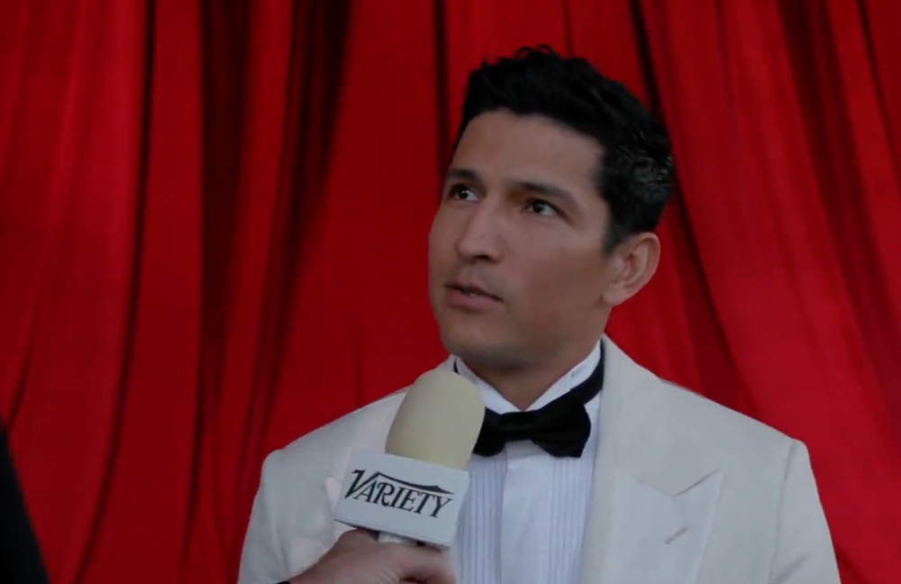 Watch: Danny Ramirez über die Last Minute-Absage der Gay Love Story mit Joaquin Phoenix